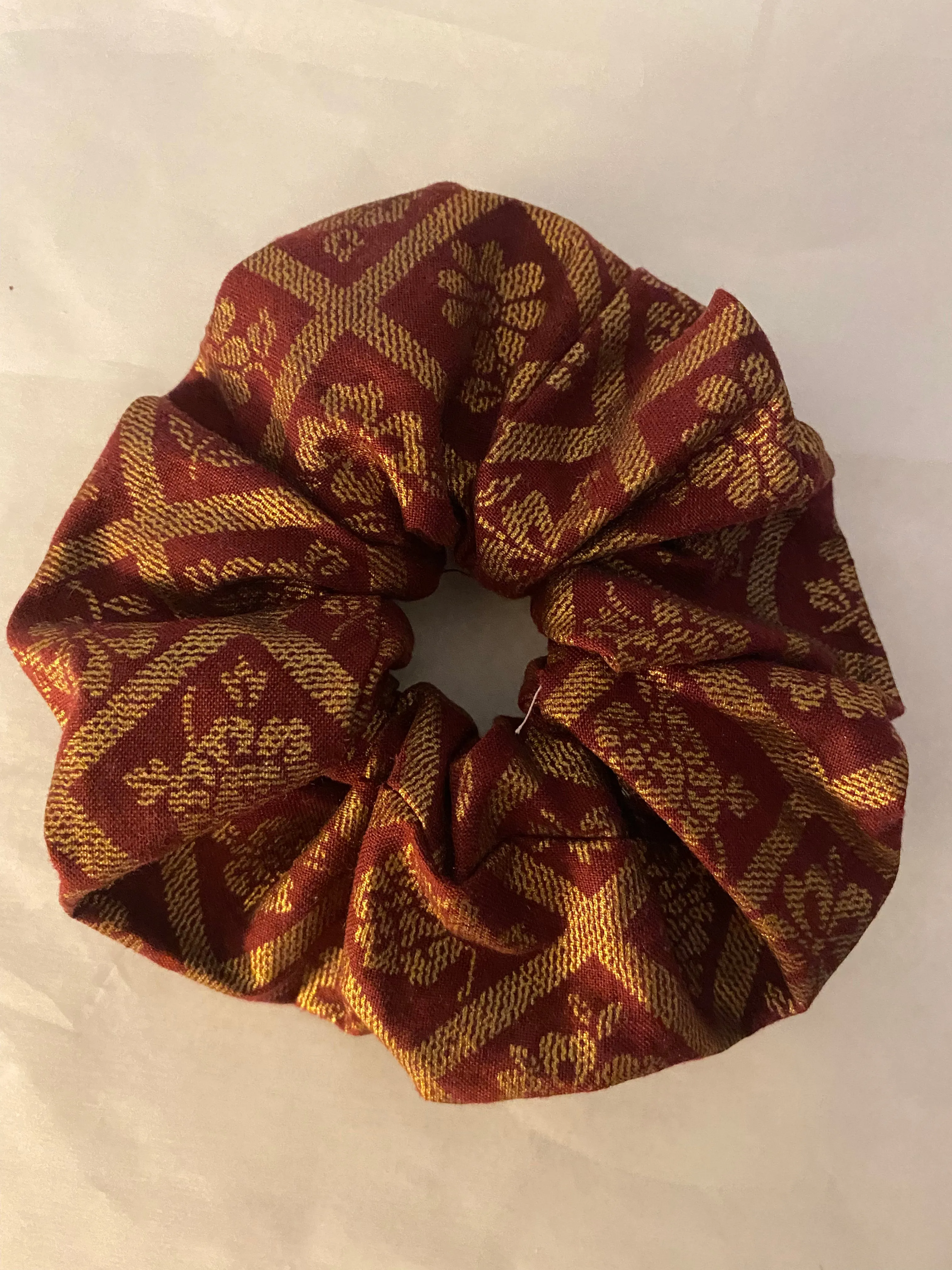 1 Pair Garnet and Gold Scrunchies