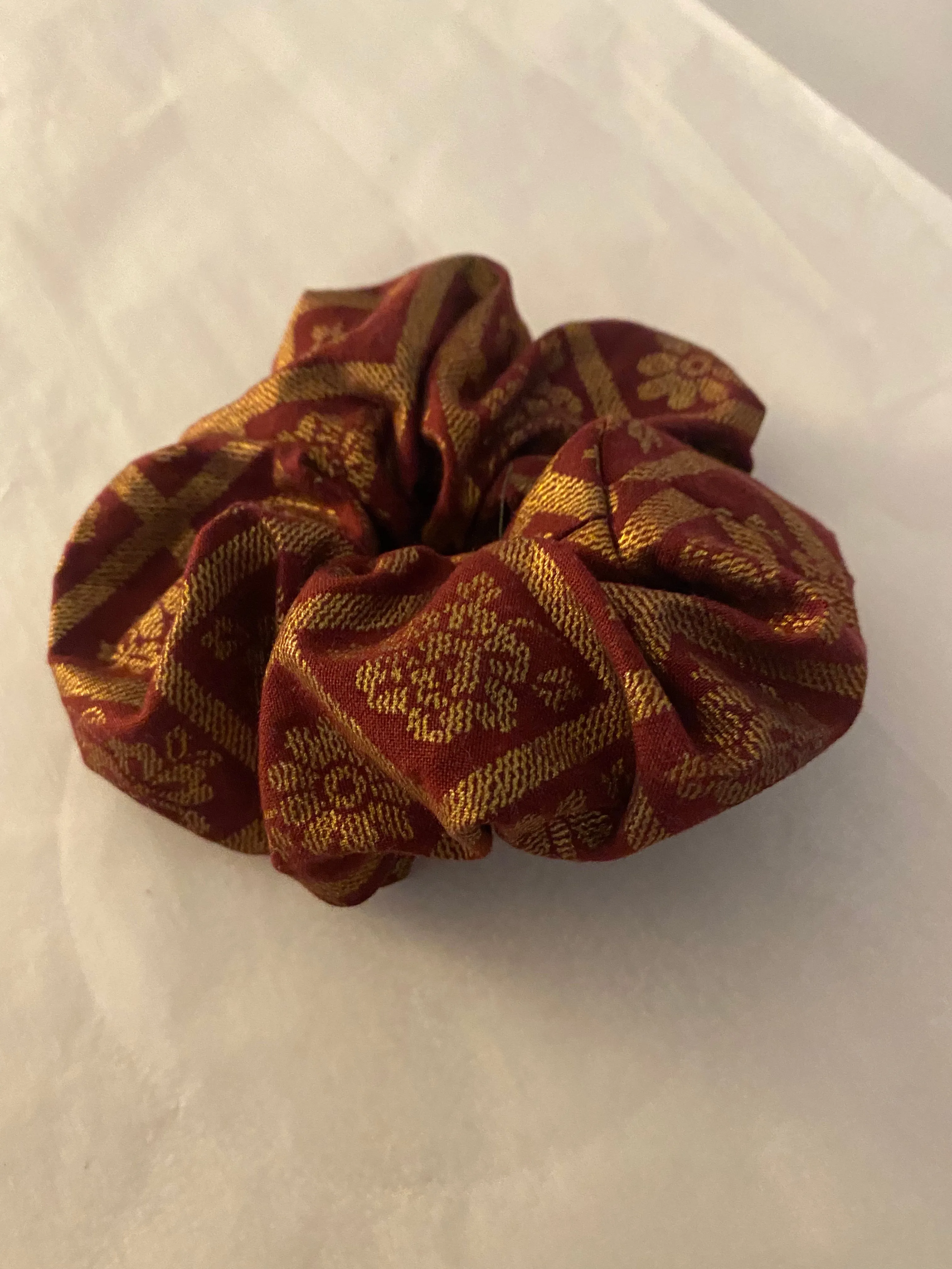 1 Pair Garnet and Gold Scrunchies