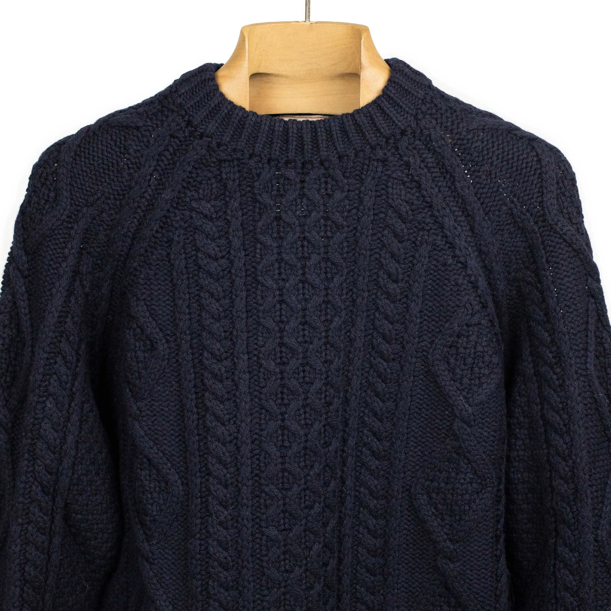 Cabled raglan sleeve crewneck in navy wool and cashmere (restock)