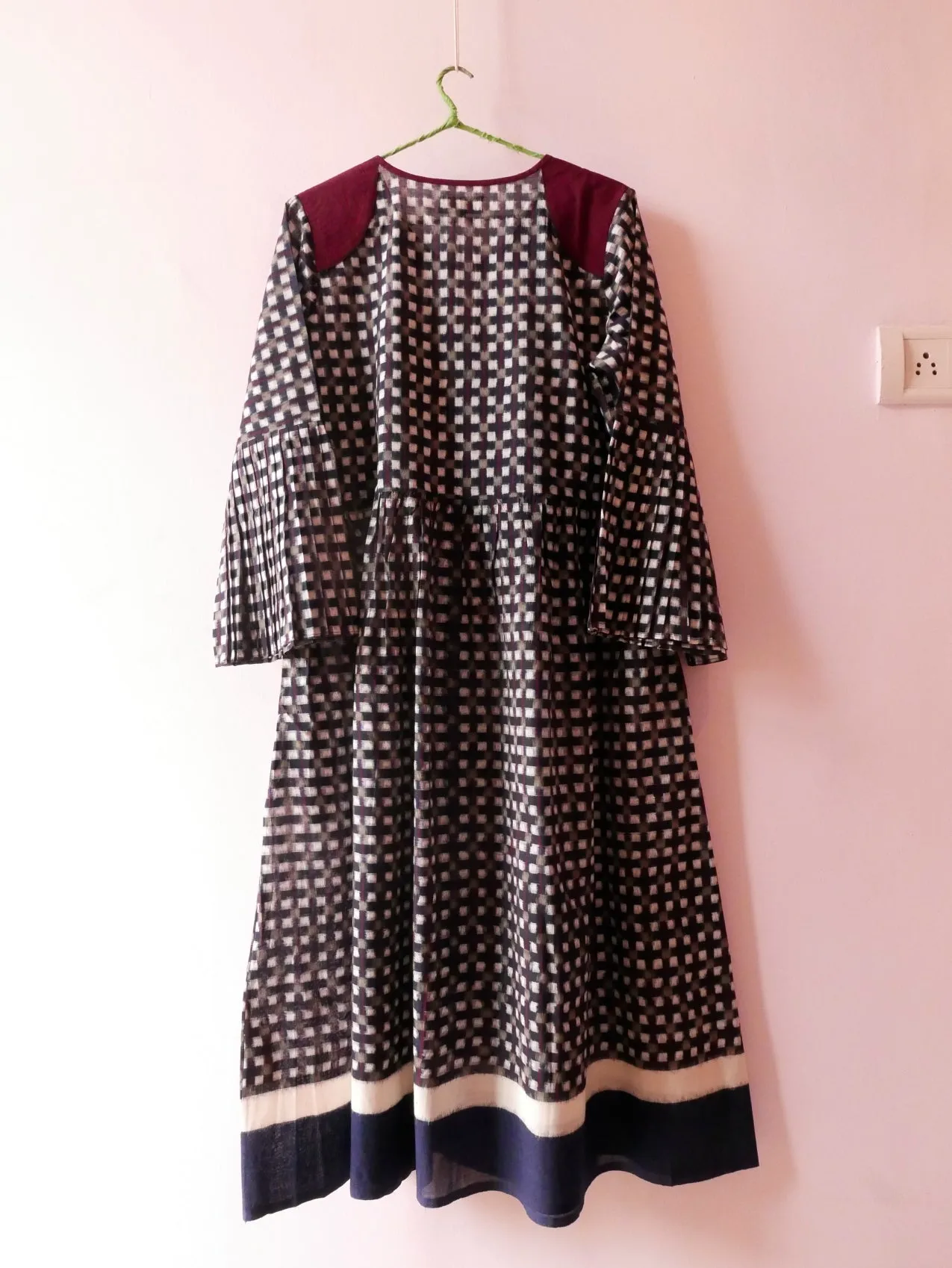 DOUBLE IKAT TELIA RUMAL PLEATED SLEEVE DRESS