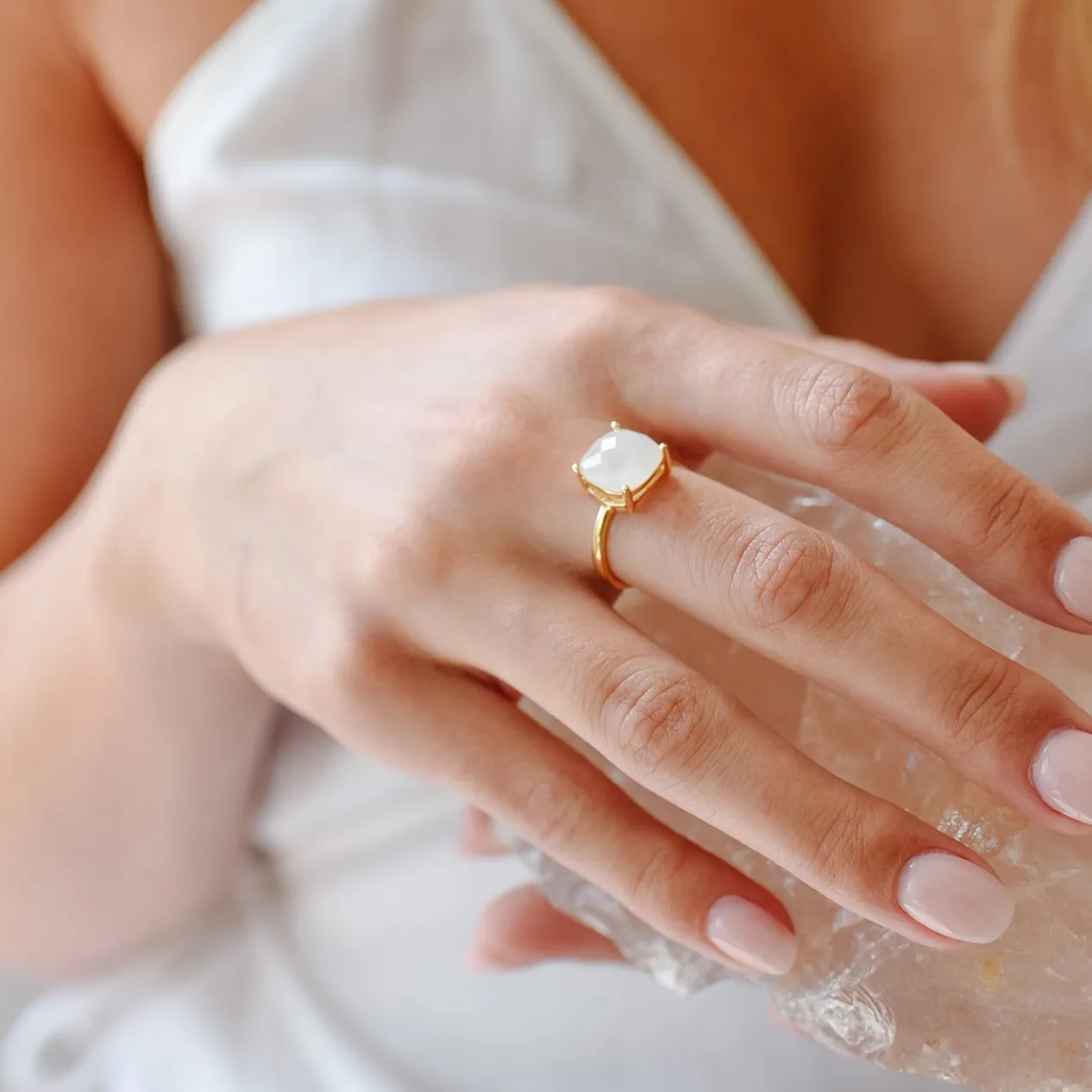 GLEE RING - RAINBOW MOONSTONE & GOLD