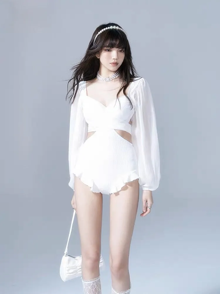 Noir et Blanc Puff Sleeve Split Swimsuits