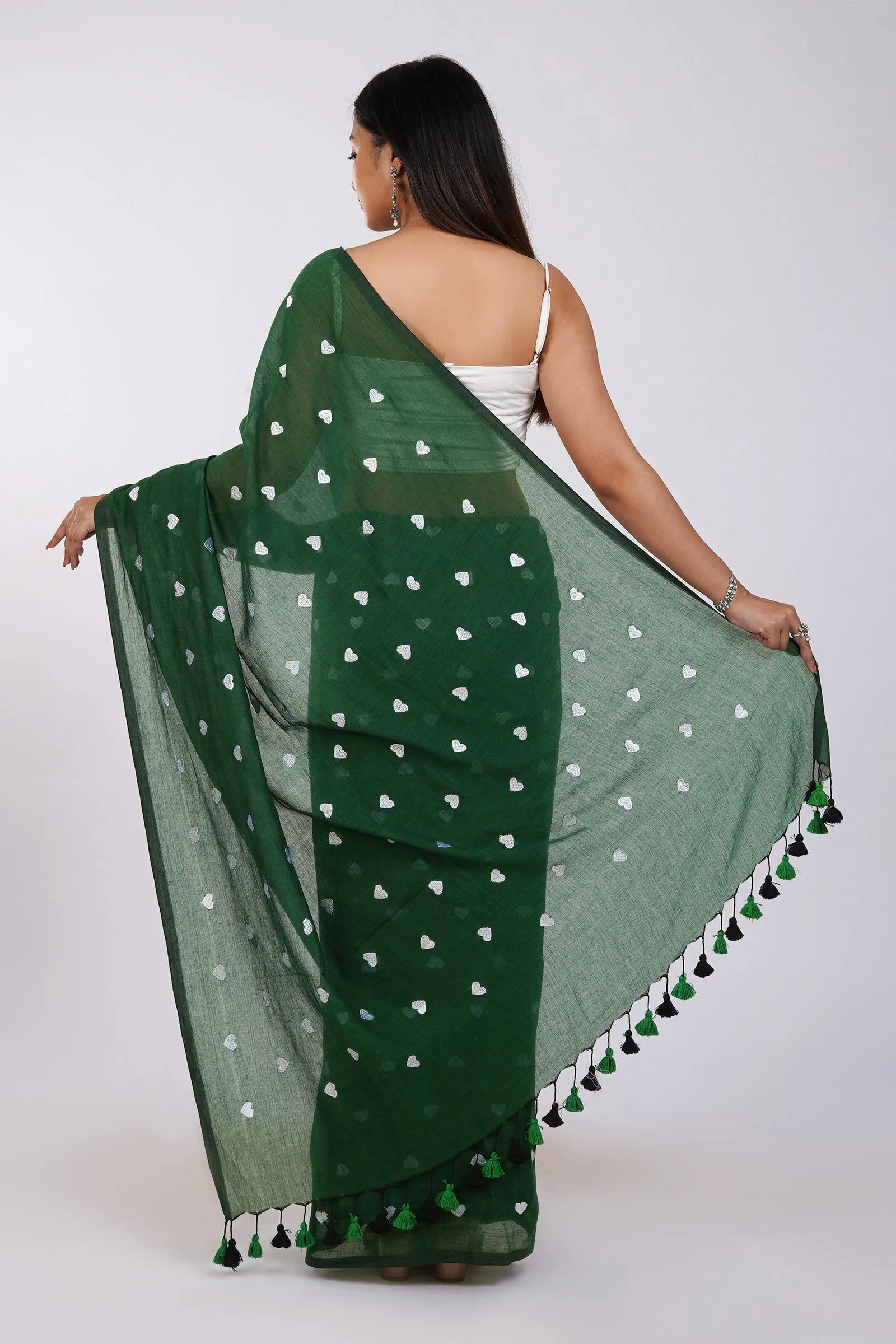 Teejh Chahna Bottle Green and White Mul Cotton Heart Embroidery Saree