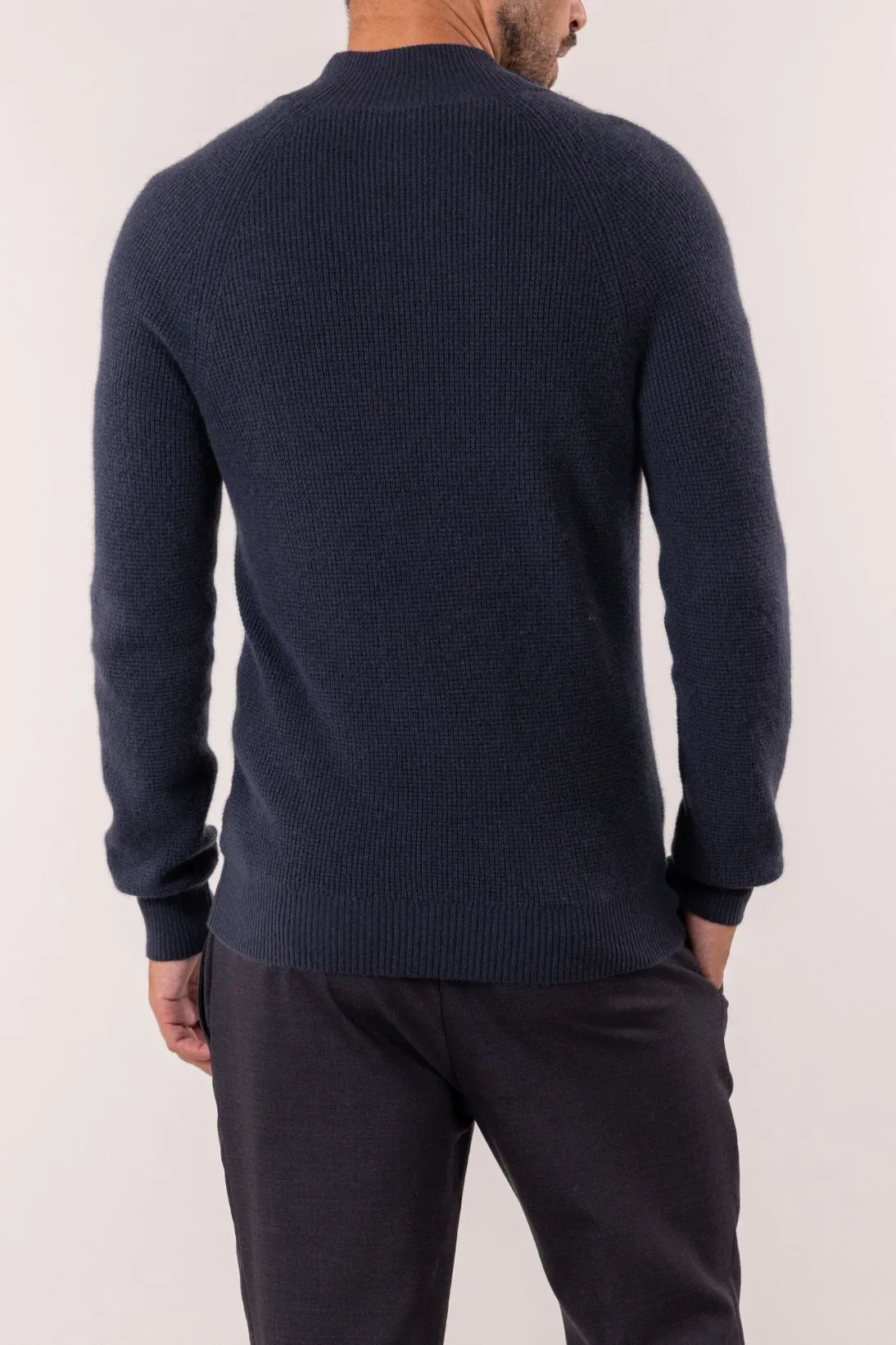 TEXTURED QUARTER ZIP